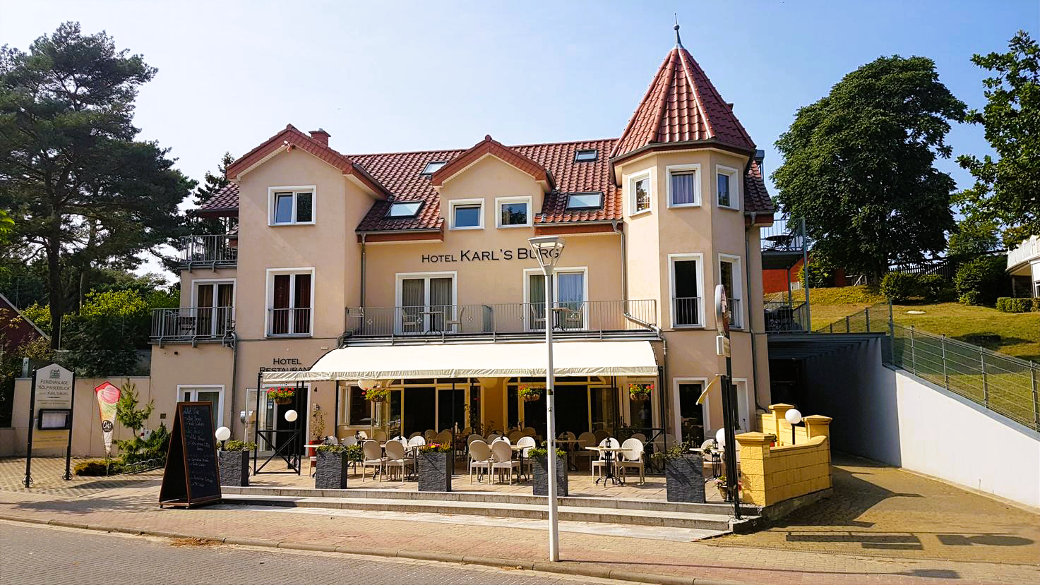 Au&szlig;enansicht Hotel Karl's Burg